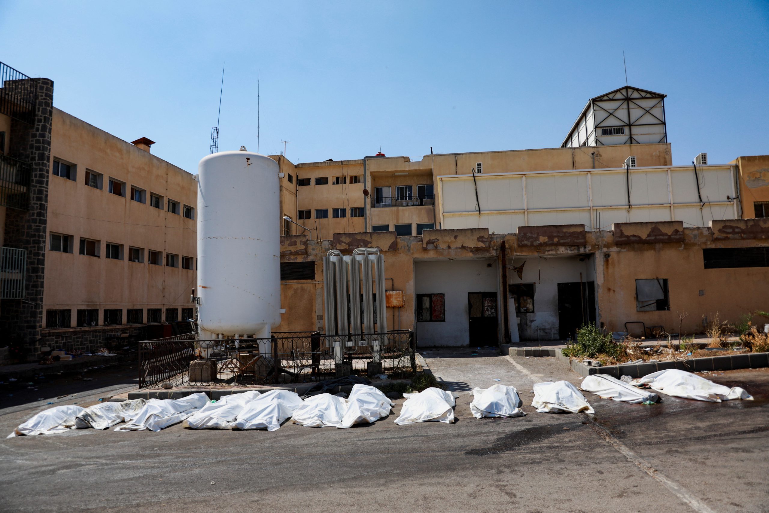 أعمال القتل في السويداء.. ماذا قالت رويترز بشأن مقاطع الفيديو؟