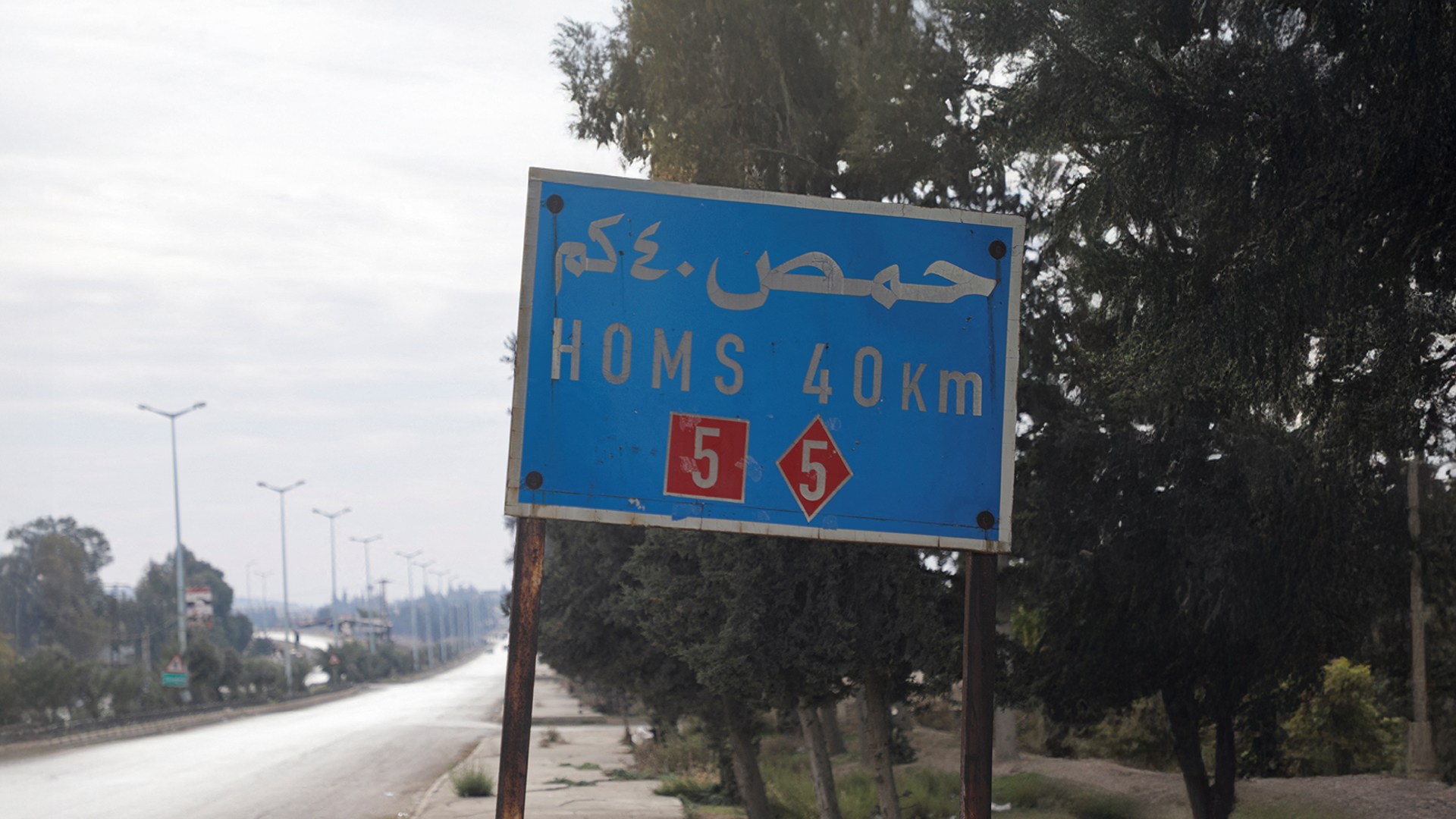 “الحكومة عاجزة عن حمايتكم”.. العنف الطائفي ضد العلويين يتجدد في سوريا