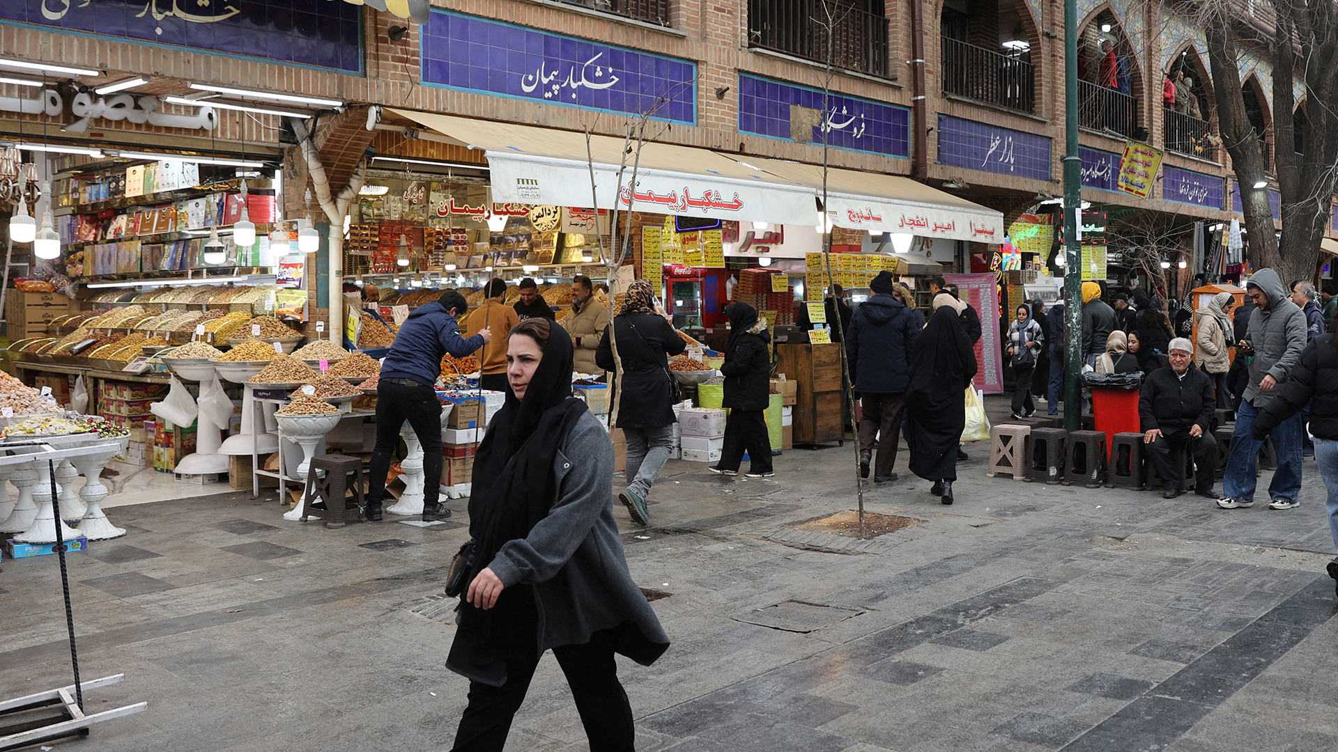 إيران.. الاحتجاجات تتراجع والتوتر يستمر